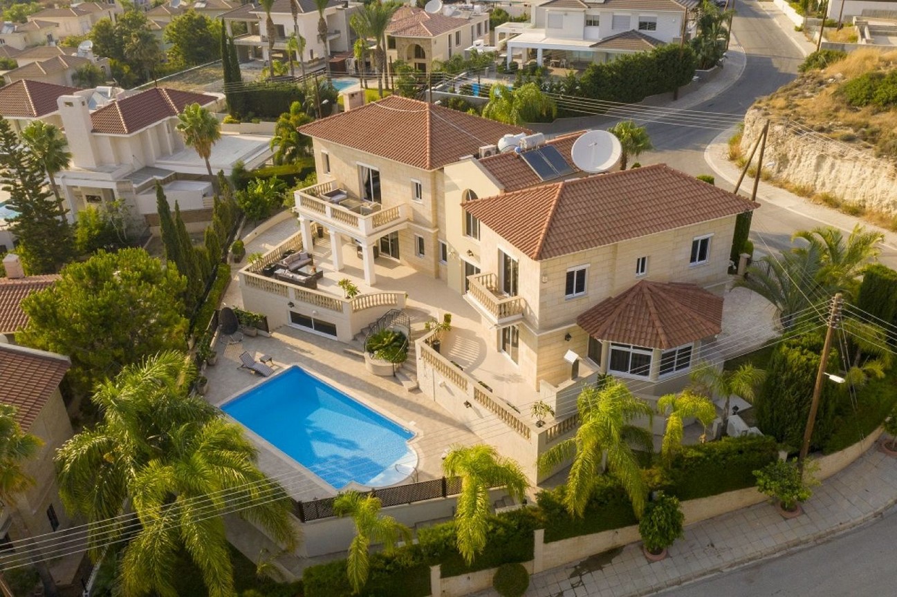 Villa – 5 bedroom for sale, Agios Tychonas tourist area, Limassol