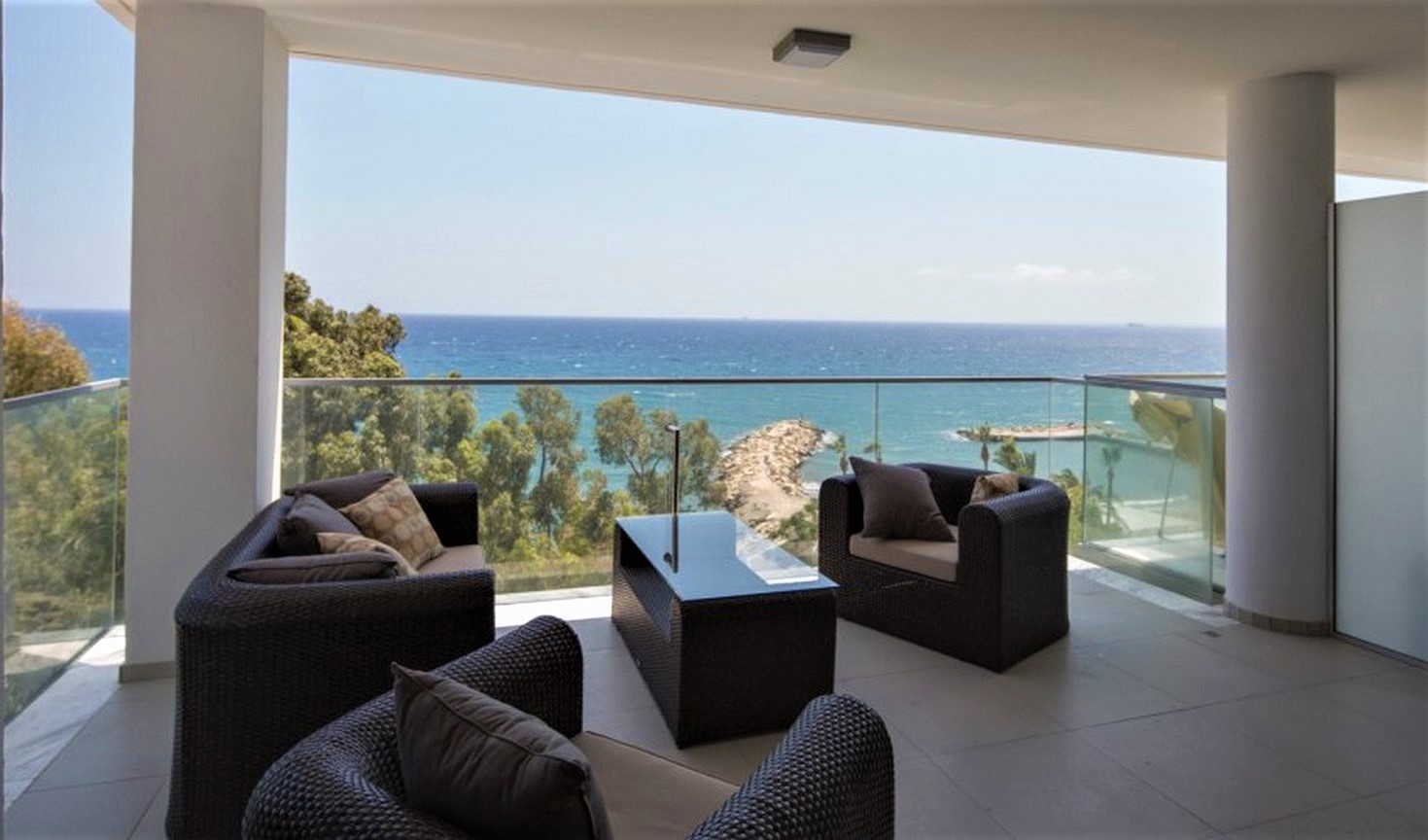 Luxurious apartment – 3 bedroom for rent, Agios Tychonas tourist area, Limassol