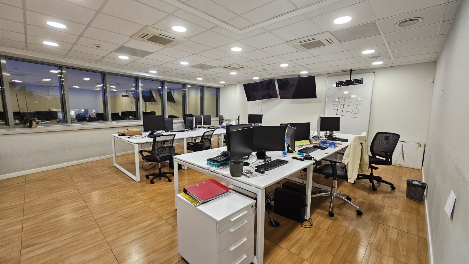 Office – 330sqm for rent, Agios Athanasios – Jumbo area, Limassol