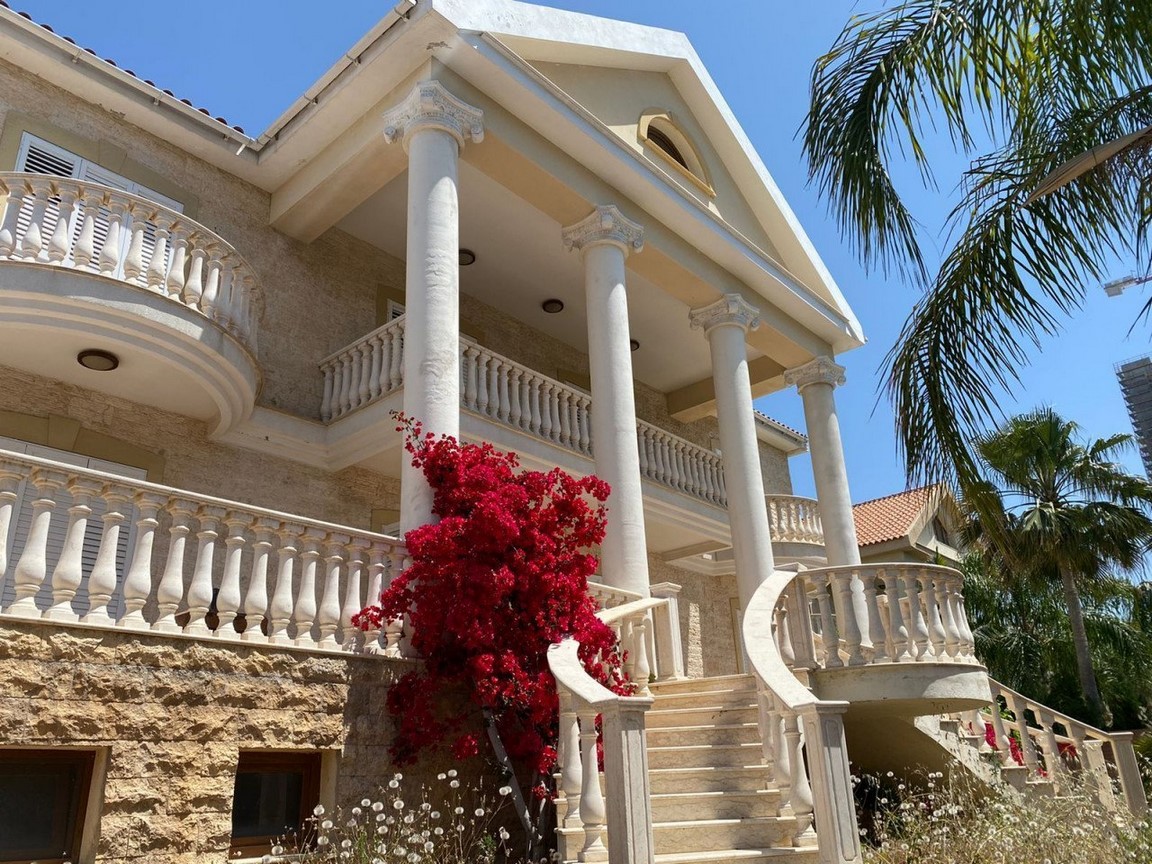 Villa – 6 bedroom for sale, Parekklisia tourist area, Limassol